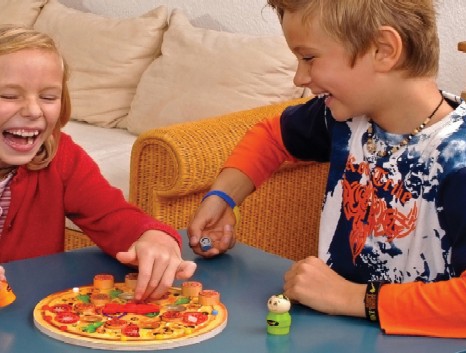 Kinder bei Schülerbetreuung Kinder bei Schülerbetreuung